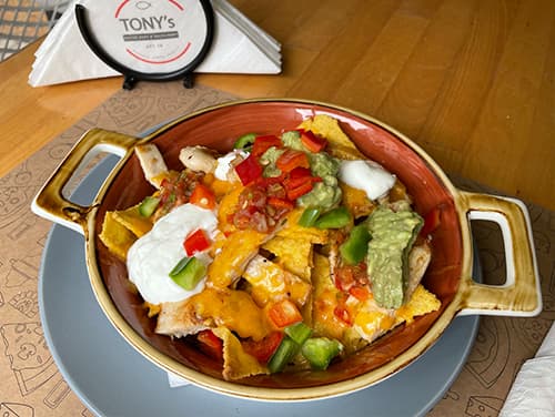 CHICKEN NACHOS