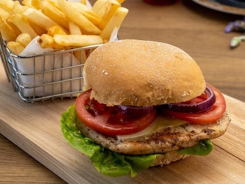 CHICKEN BURGER