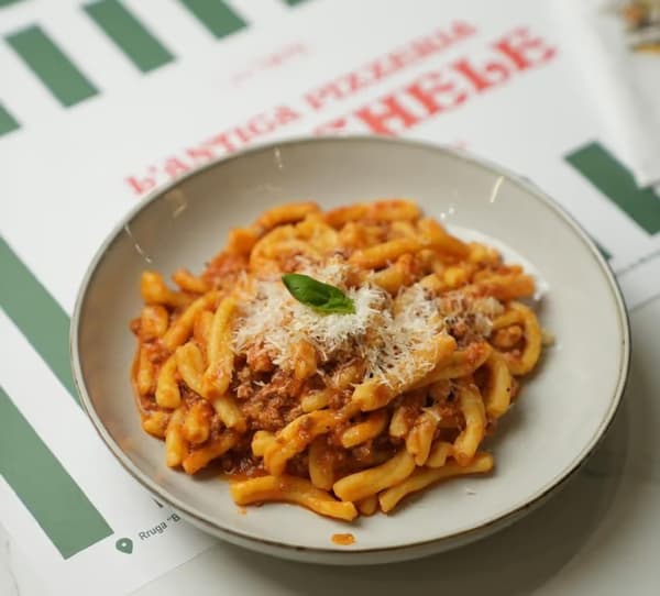 Casarecce alla bolognese Casarecce alla bolognese